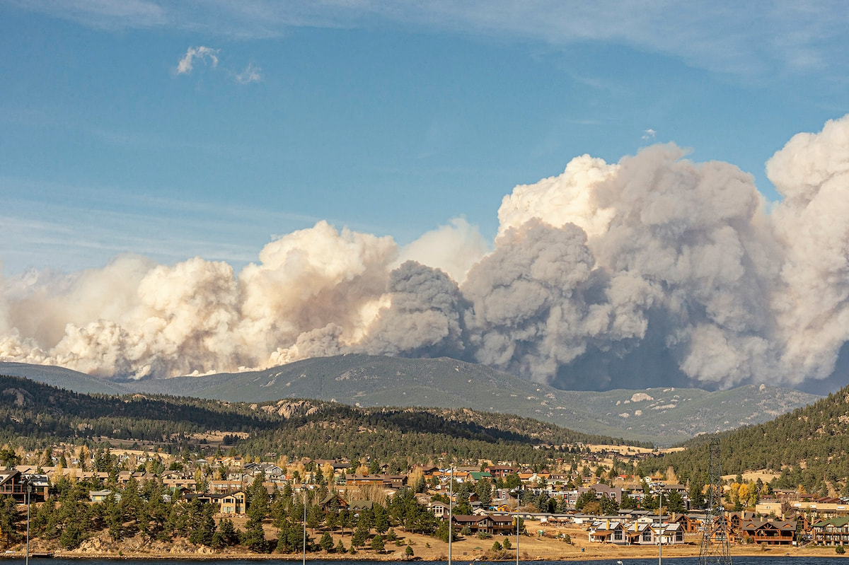 Cameron Peak wildfire smoke roaring near Estes Park CO